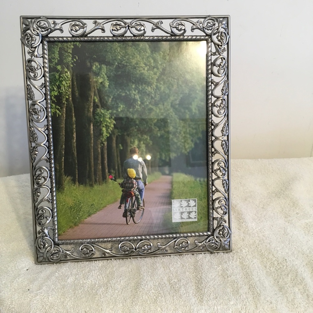 Rought Iron  Tree Leaves Picture Frame NWOT